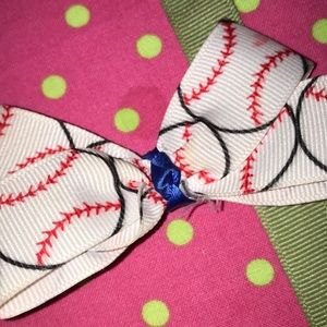 Mini baseball bow